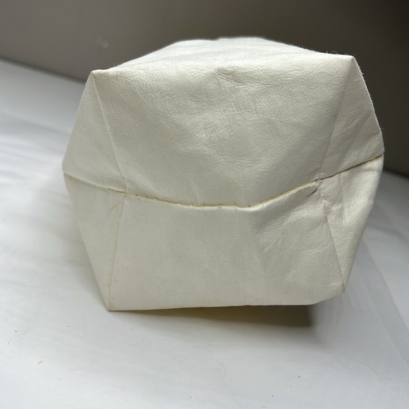 NWT Trader Joe’s washable paper wine bag. Full length 15” with handle. 6.5” wide - Picture 3 of 4